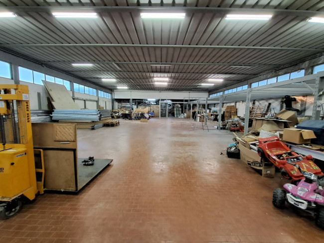 Capannone in vendita a Empoli