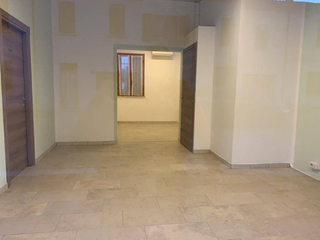 Negozio in affitto a Cesena