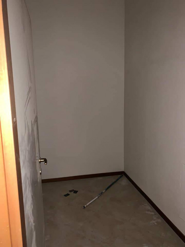 Fondo Commerciale in affitto a Signa