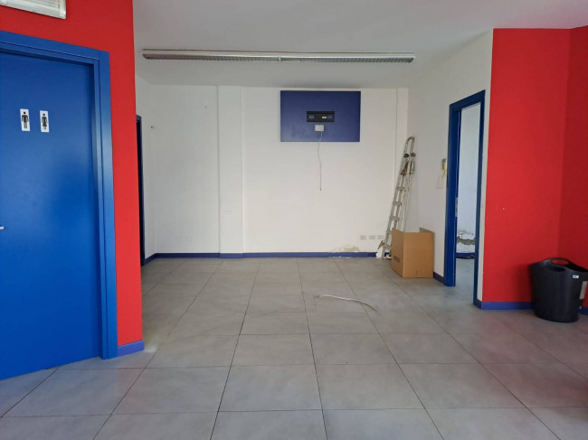 Fondo Commerciale in affitto a Vinci