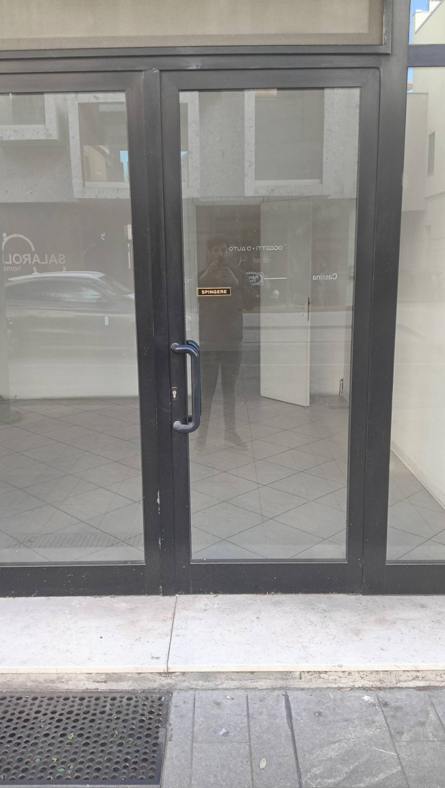 Negozio in affitto a Cesena