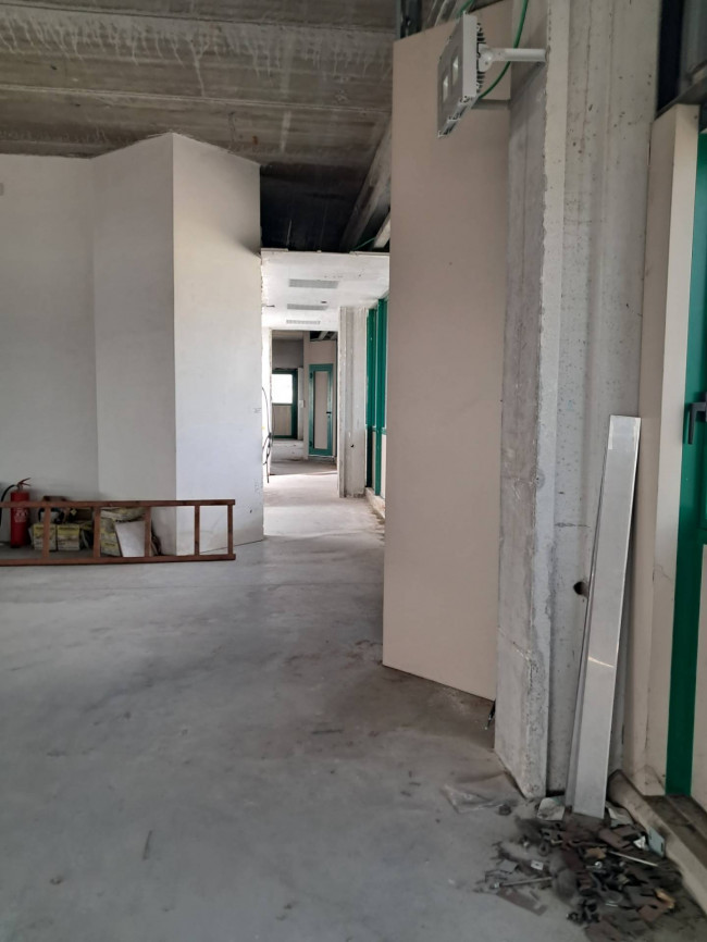 Fondo Commerciale in affitto a Massa e Cozzile