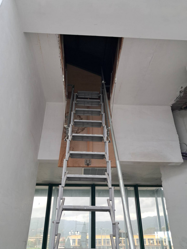 Fondo Commerciale in affitto a Massa e Cozzile