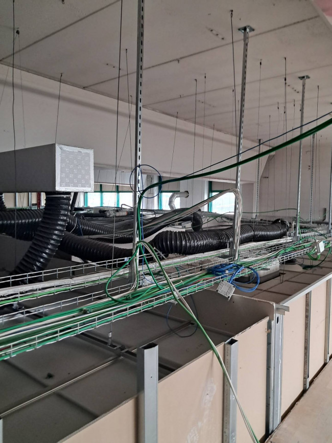 Fondo Commerciale in affitto a Massa e Cozzile