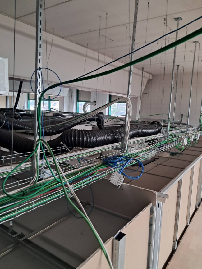 Fondo Commerciale in affitto a Massa e Cozzile