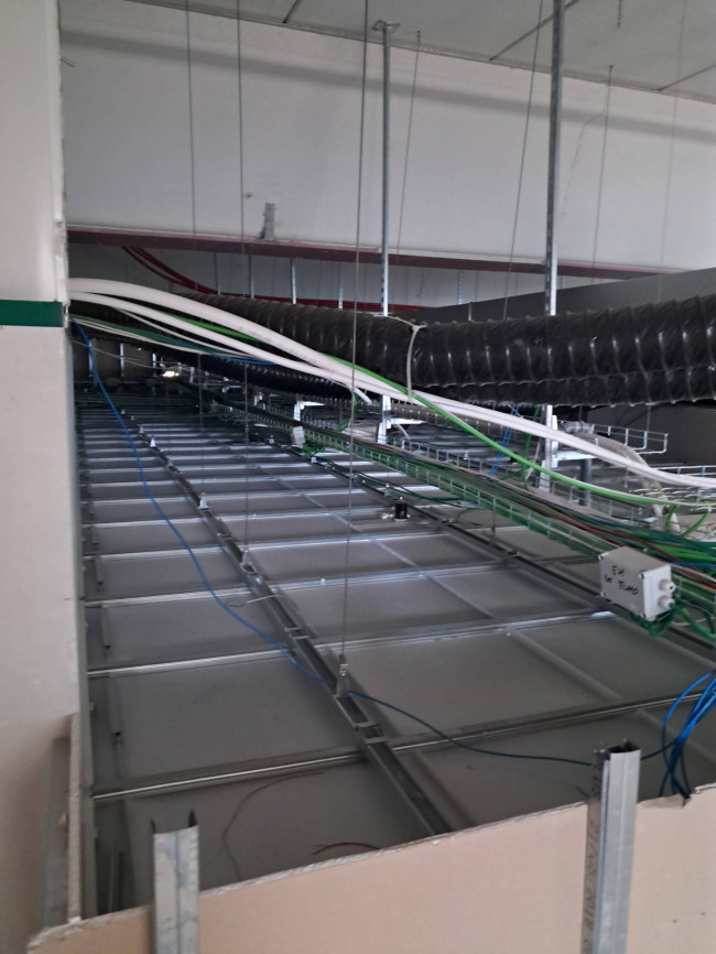 Fondo Commerciale in affitto a Massa e Cozzile