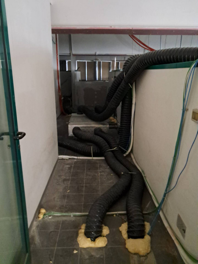 Fondo Commerciale in affitto a Massa e Cozzile