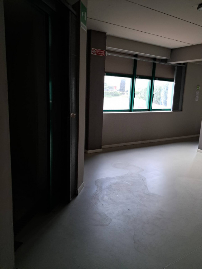 Fondo Commerciale in affitto a Massa e Cozzile