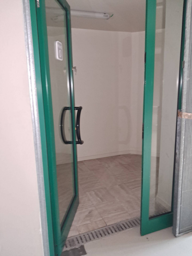 Fondo Commerciale in affitto a Massa e Cozzile