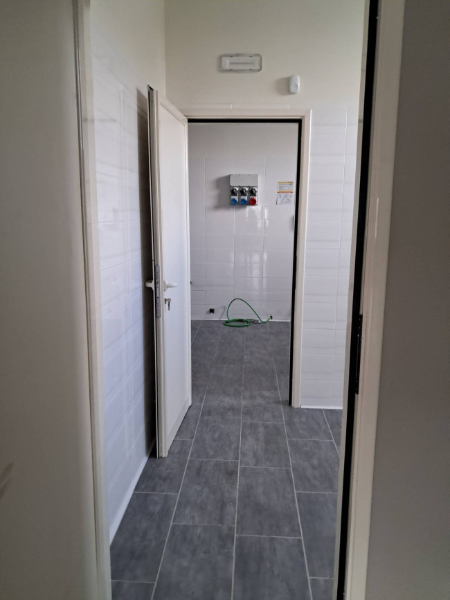 Fondo Commerciale in affitto a Massa e Cozzile