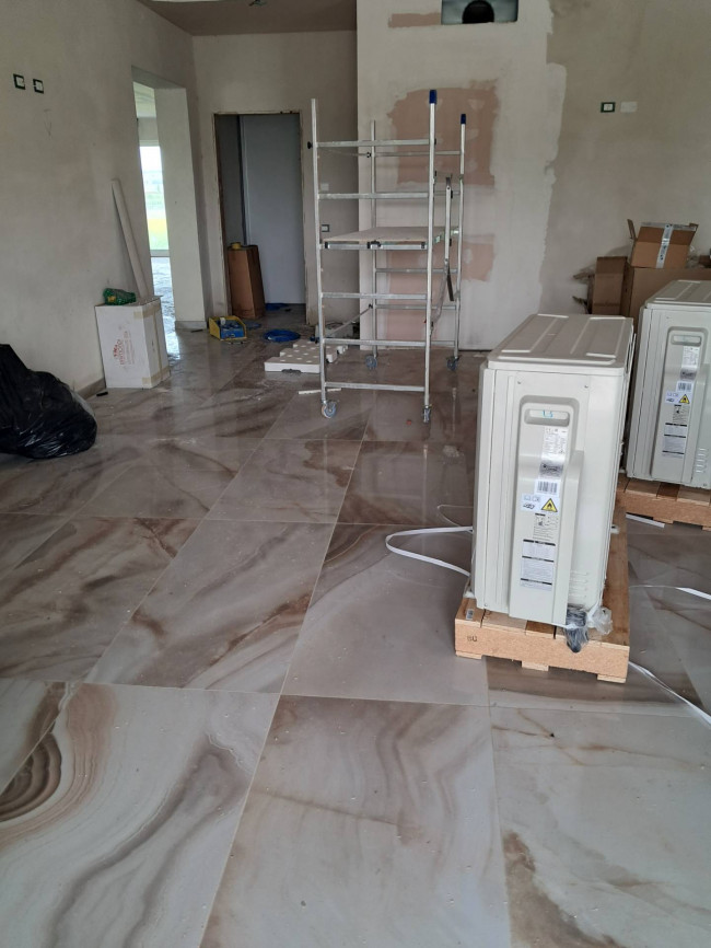 Fondo Commerciale in vendita a Castelfranco di Sotto