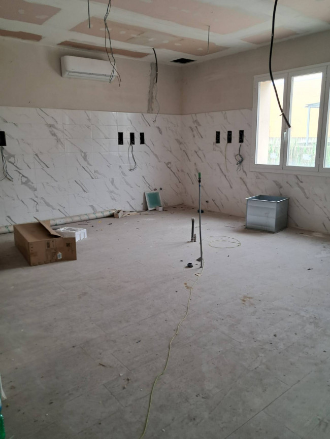 Fondo Commerciale in vendita a Castelfranco di Sotto