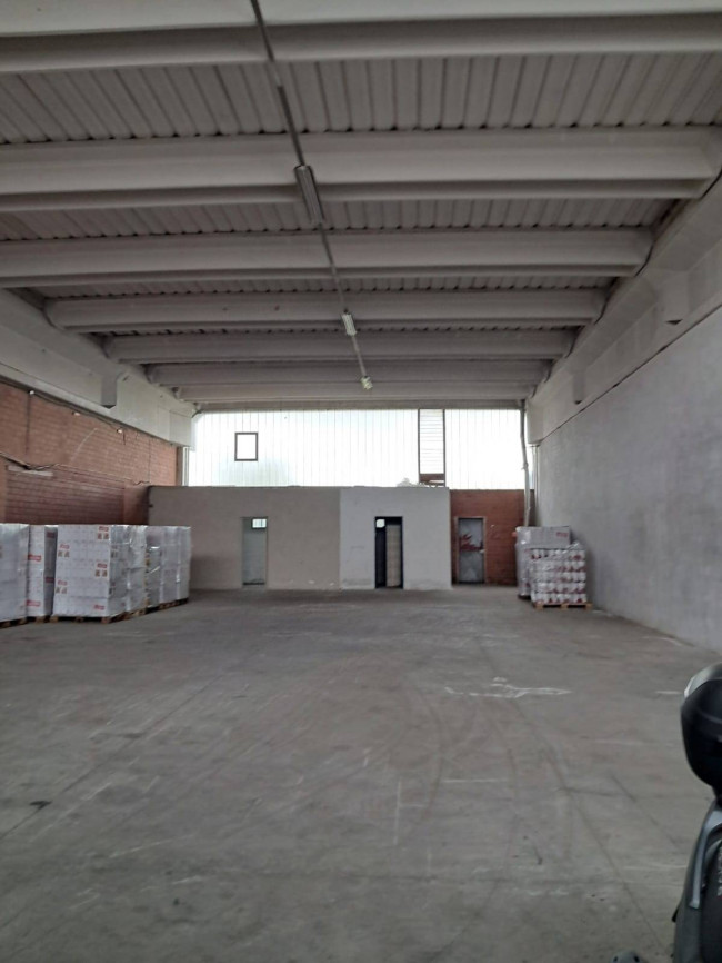 Laboratorio Artigianale in affitto a Pontedera