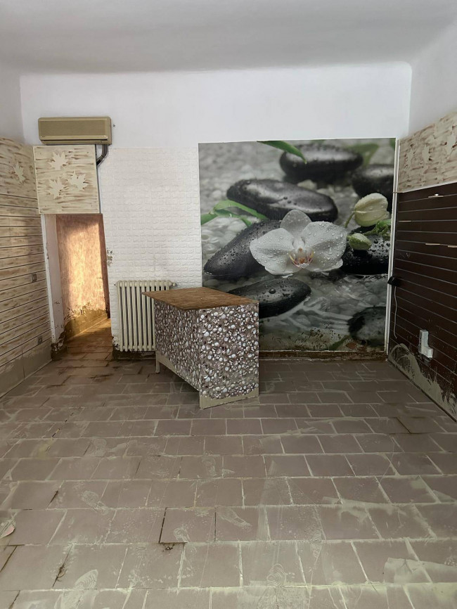 Negozio in affitto a Forlì