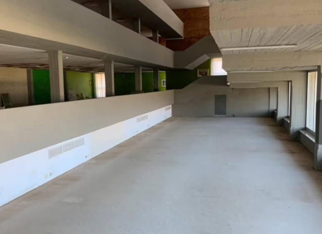 Fondo Commerciale in affitto a Casciana Terme Lari