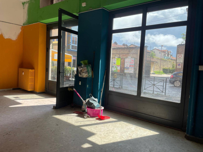 Negozio in affitto a Chivasso