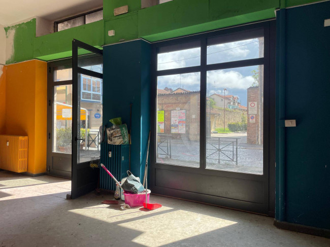 Negozio in affitto a Chivasso