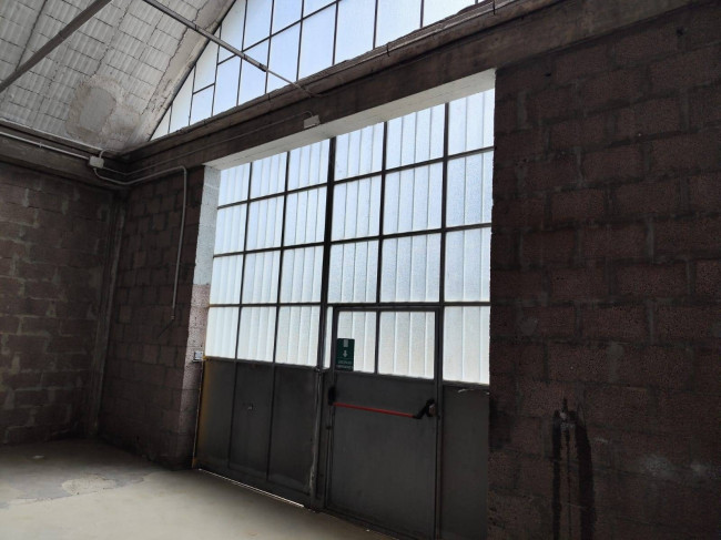 Fondo Artigianale in affitto a Poggibonsi