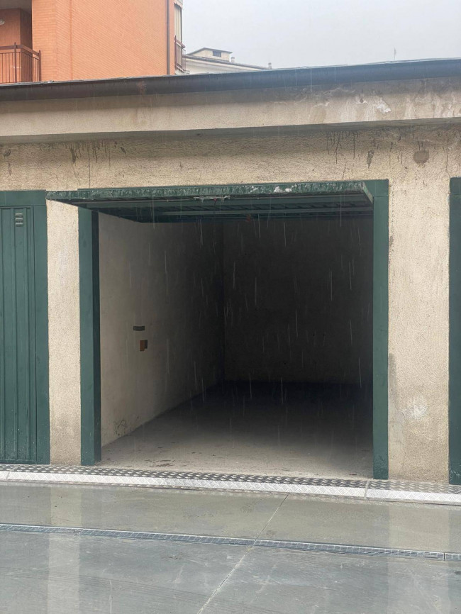 Box o garage in vendita a Chivasso