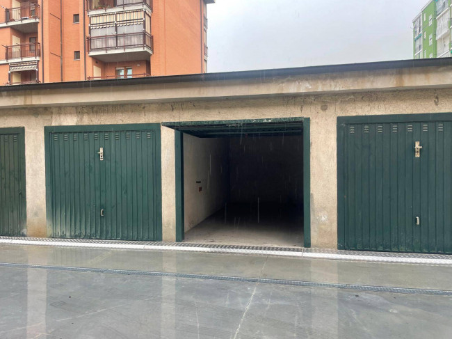 Box o garage in vendita a Chivasso