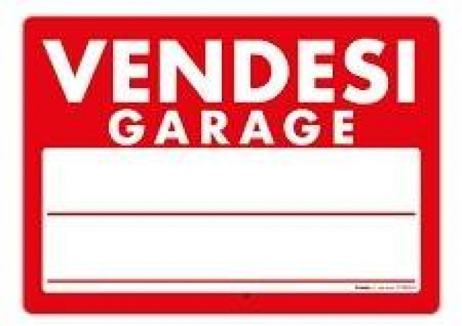 Box o garage in vendita a Calcinaia