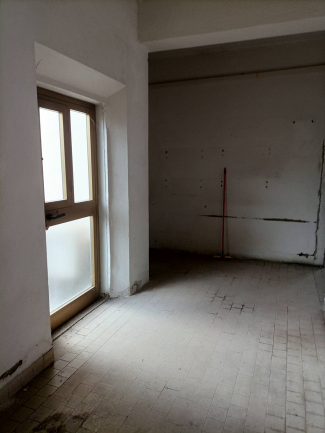Fondo Artigianale in affitto a Empoli
