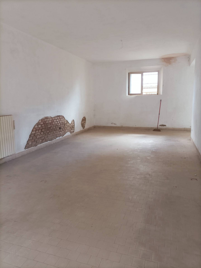 Fondo Artigianale in affitto a Empoli