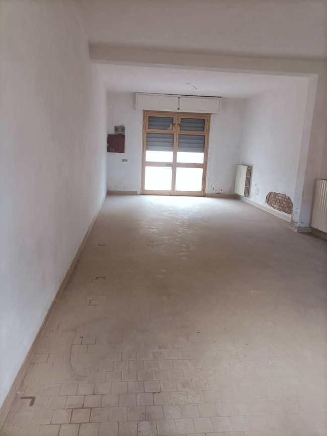 Fondo Artigianale in affitto a Empoli