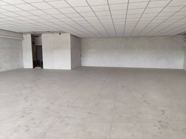 Fondo Commerciale in affitto a Castelfiorentino