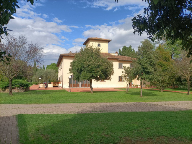 Villa in affitto a Capraia e Limite