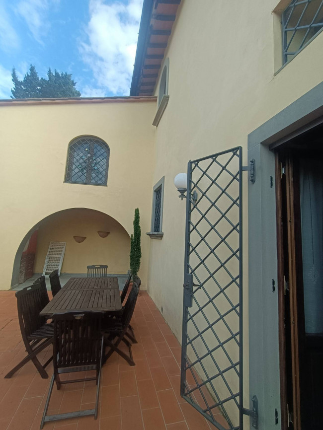 Villa in affitto a Capraia e Limite