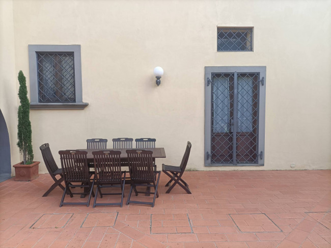 Villa in affitto a Capraia e Limite