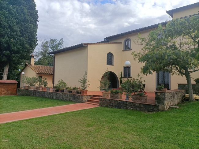 Villa in affitto a Capraia e Limite
