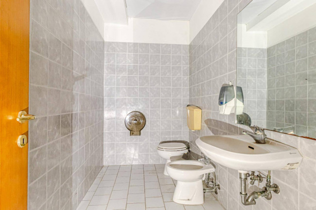 Ufficio in affitto a Santa Croce sull'Arno