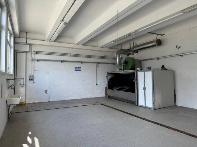 Capannone in affitto a Santa Croce sull'Arno