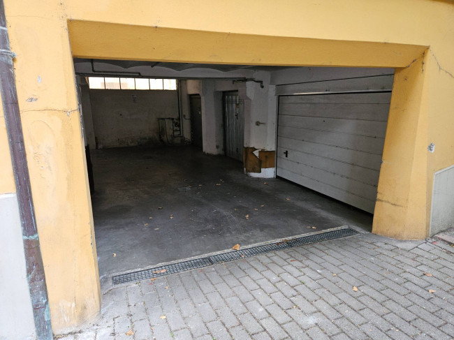 Garage/Box/Posto auto in affitto a Centro Storico, Bologna (BO)