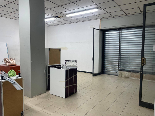 Negozio in affitto a Chivasso