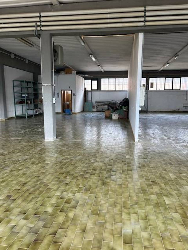 Capannone in vendita a Vinci