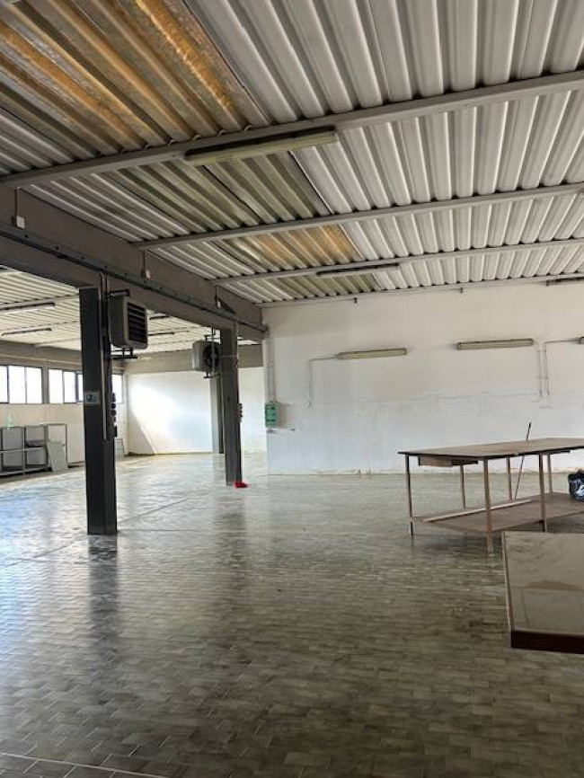 Capannone in vendita a Vinci