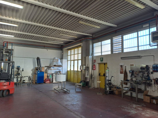 Fondo Artigianale in affitto a Cerreto Guidi