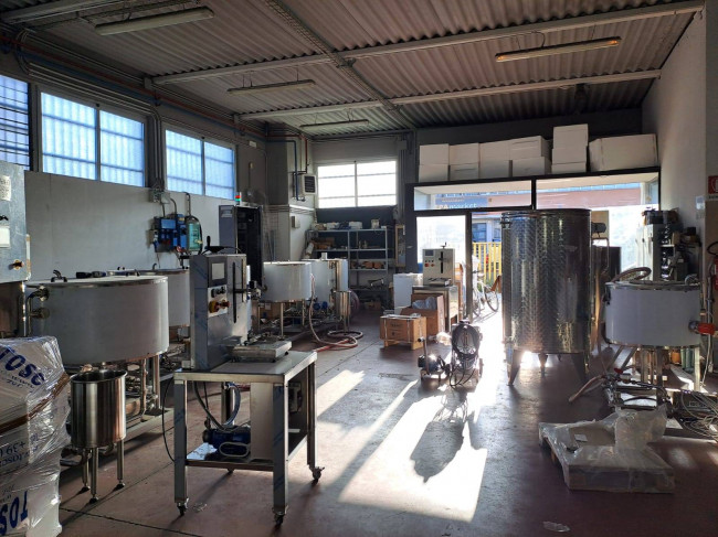 Fondo Artigianale in affitto a Empoli