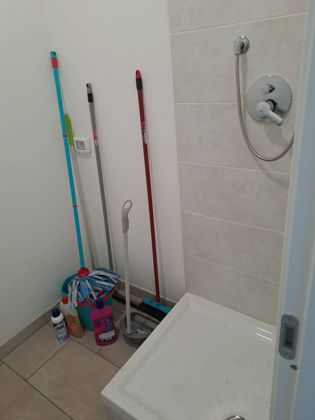 Fondo Artigianale in affitto a Capraia e Limite