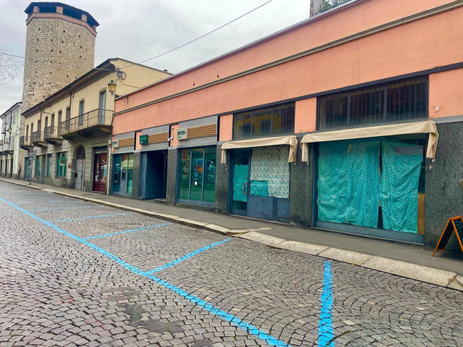 Negozio in affitto a Chivasso