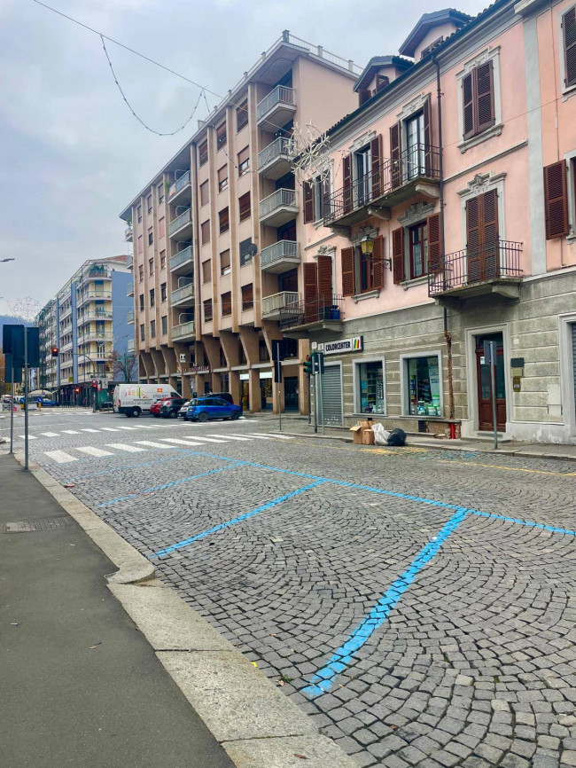 Negozio in affitto a Chivasso