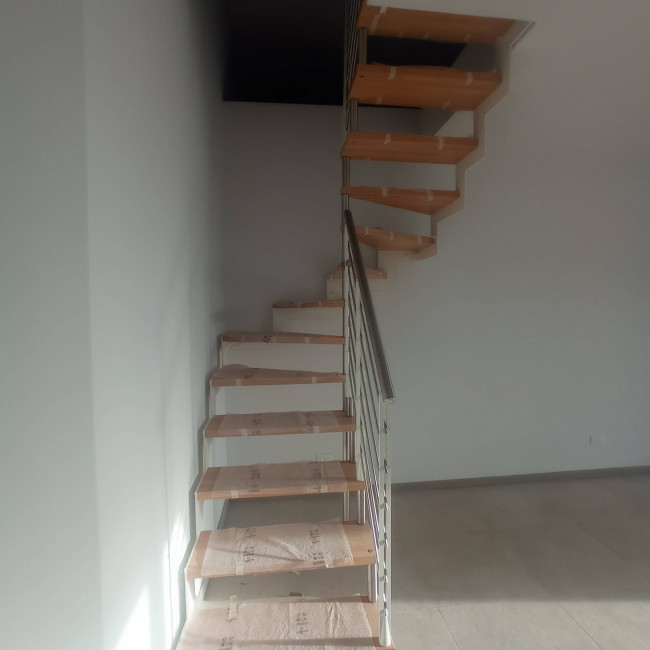 Appartamento in vendita a Capraia e Limite