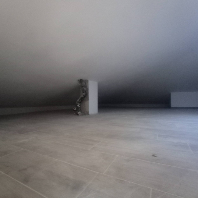 Appartamento in vendita a Capraia e Limite