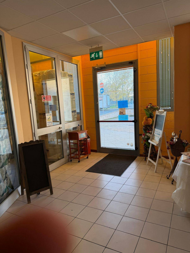 Fondo Commerciale in vendita a Vinci