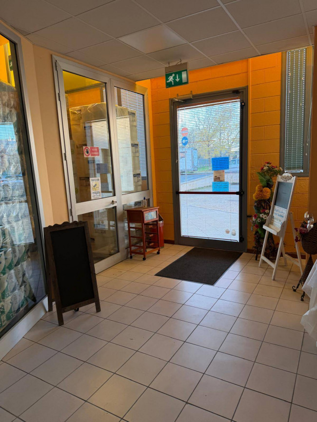 Fondo Commerciale in vendita a Vinci
