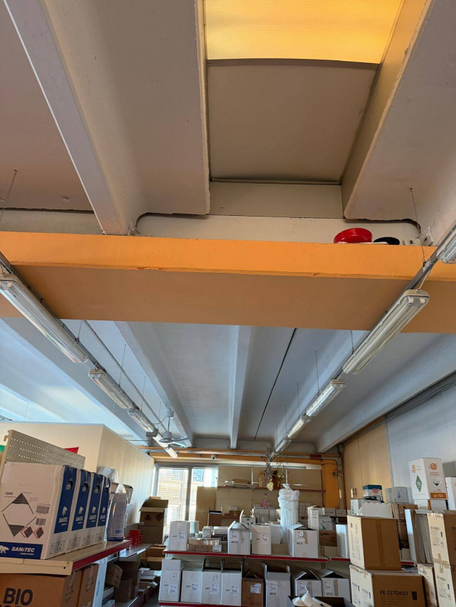 Fondo Commerciale in vendita a Vinci