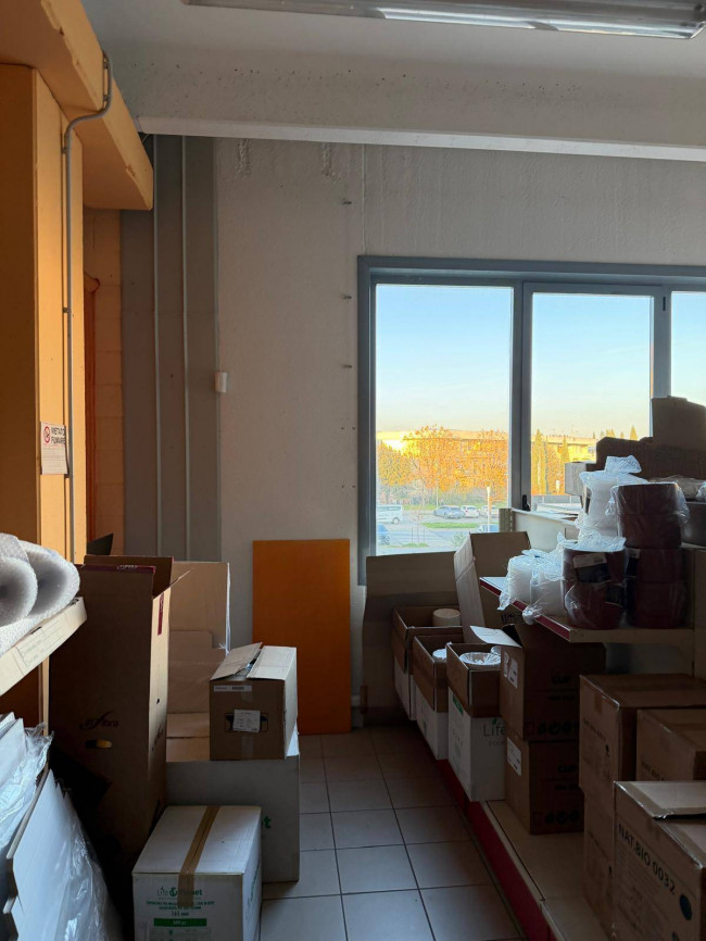 Fondo Commerciale in vendita a Vinci